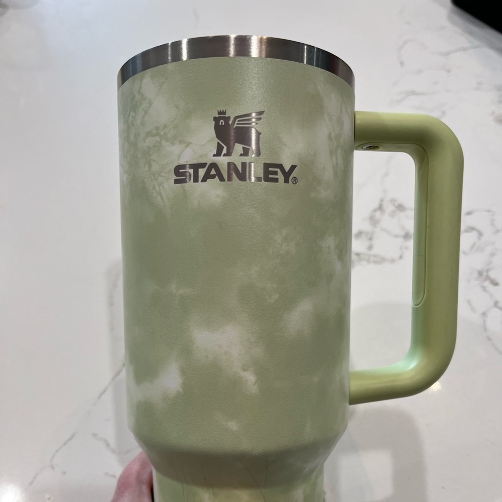 EUC Target release Stanley 40 ounce cup